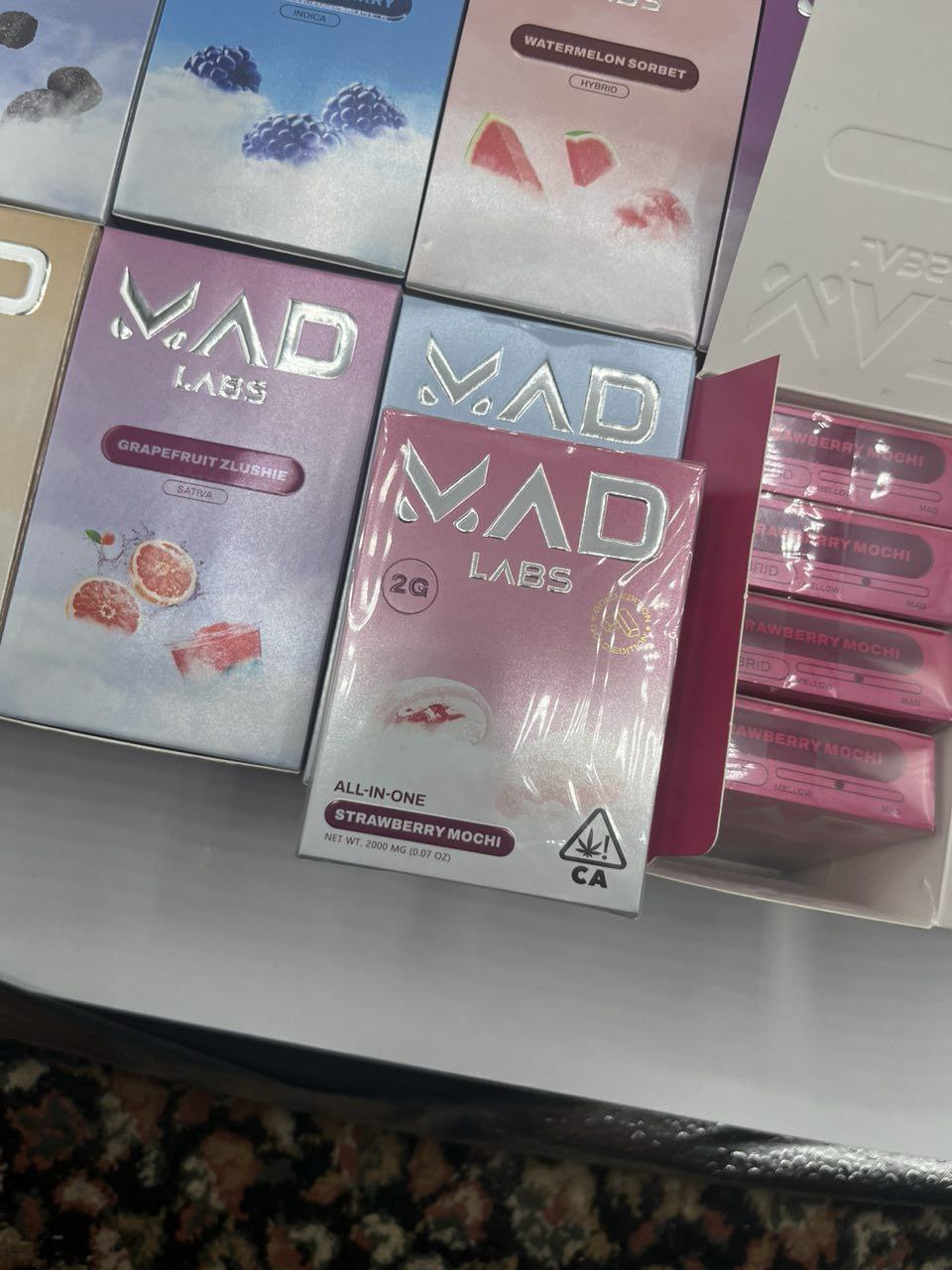 MAD LABS 2G DISPOSABLE Experience the next evolution of convenience and potency with the MAD LABS 2G Disposable Vape.