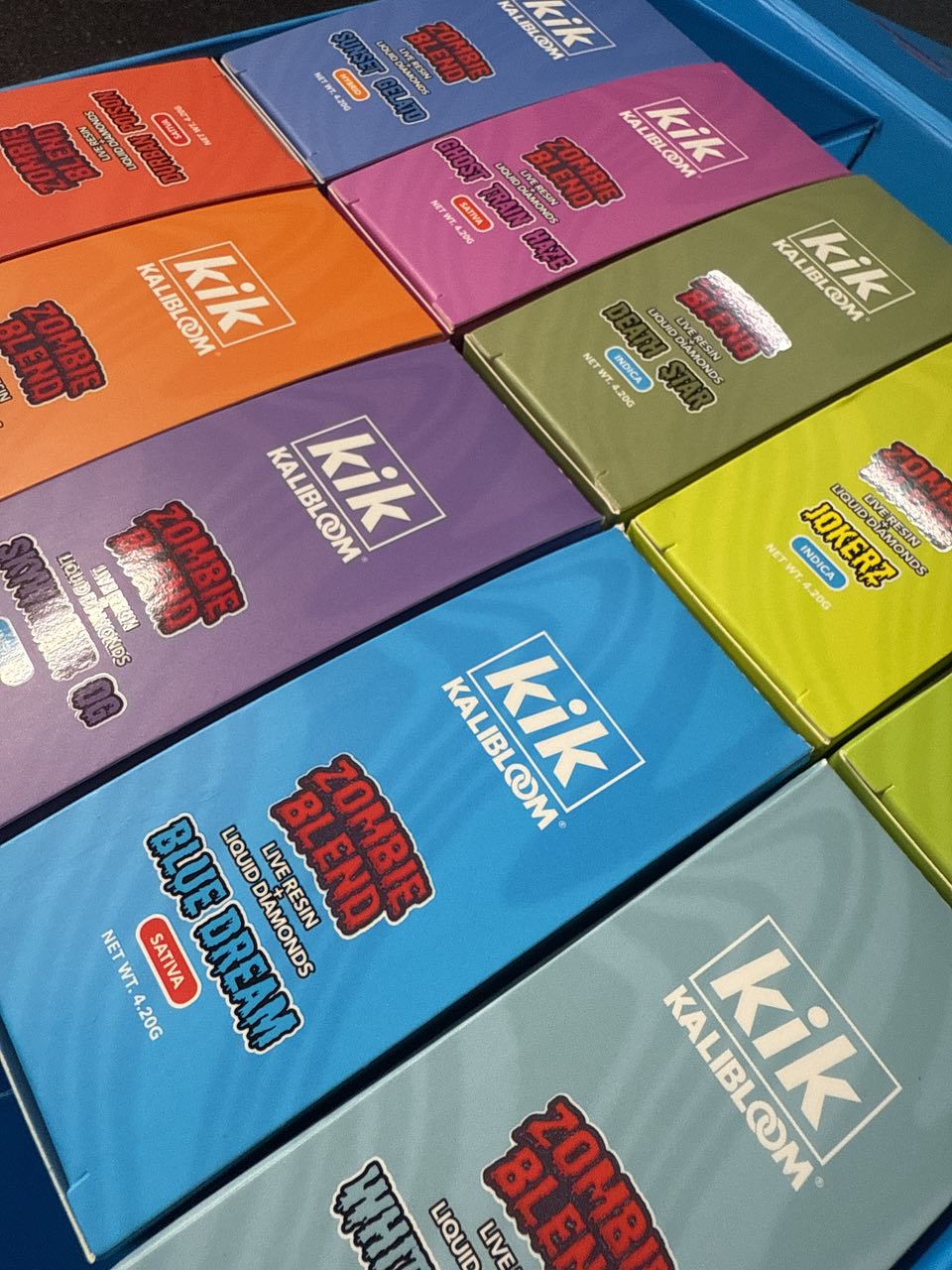 KIK 4G Disposable KIK 4G Disposable, the perfect choice for on-the-go vaping enthusiasts.