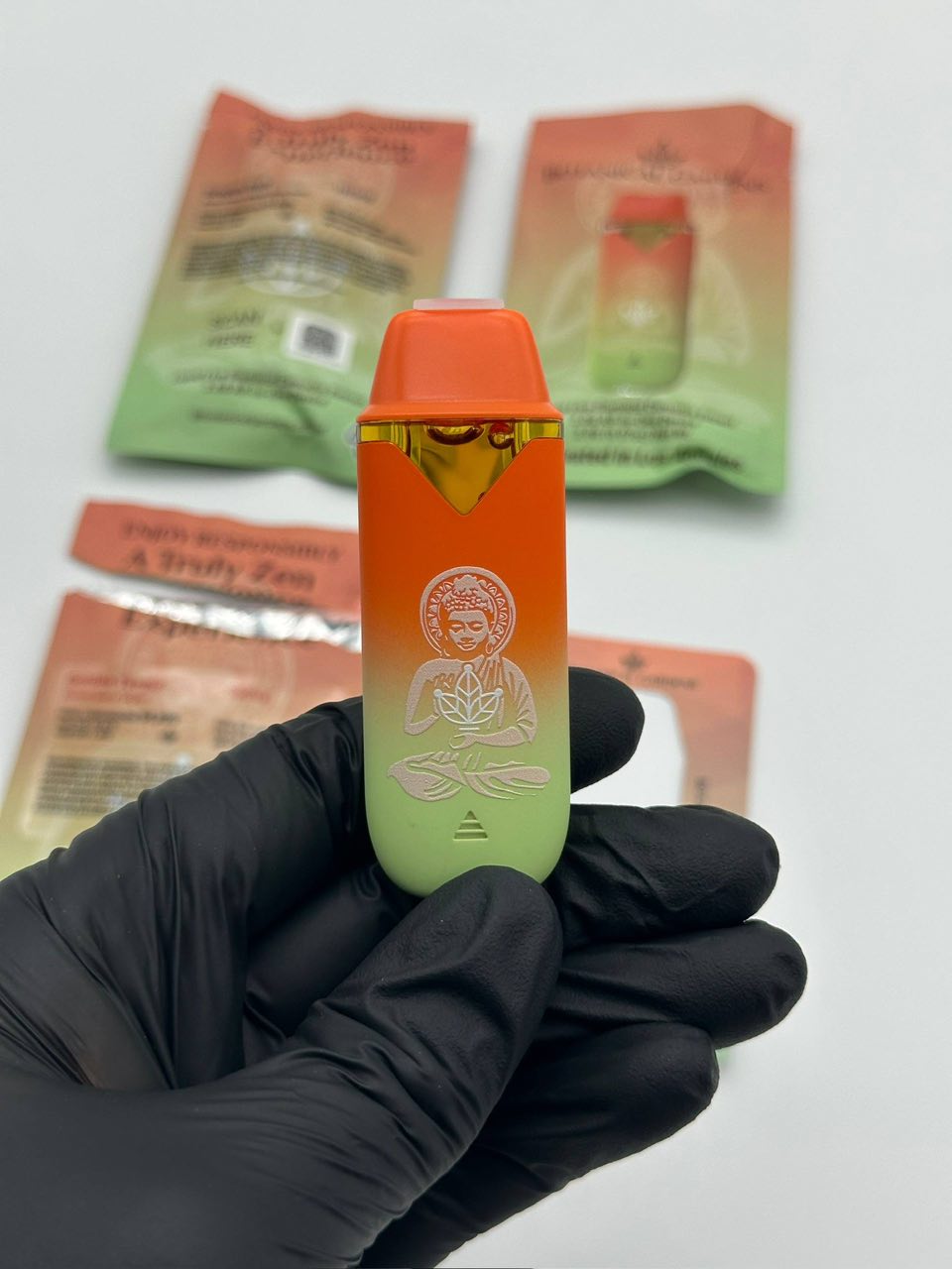 BOTANICAL GARDENS 2G DISPOSABLE Experience pure cannabis with the BOTANICAL GARDENS 2G DISPOSABLE. Featuring 2g of solventless live rosin or live resin for full-spectrum flavor & potency.