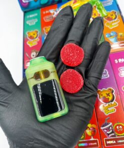 Discover the Buddah Bear 3G Disposable: the ultimate 3-in-1 dual chamber disposable vape with 3 grams of e-liquid, concentrate chamber, and included edibles.