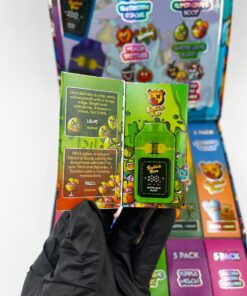 Discover the Buddah Bear 3G Disposable: the ultimate 3-in-1 dual chamber disposable vape with 3 grams of e-liquid, concentrate chamber, and included edibles